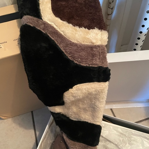 Cape Robbin - Picture 5 of 8